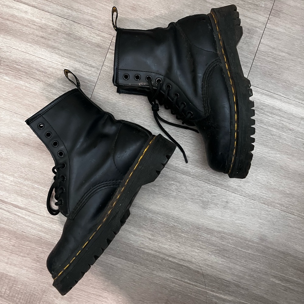 DOC MARTEN BOOTS